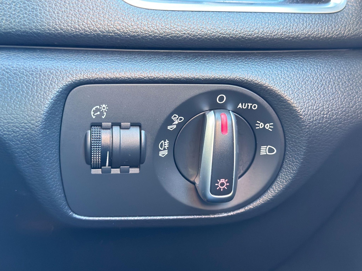 Used Audi Q3 2015 for sale - 76935891: Photo 46