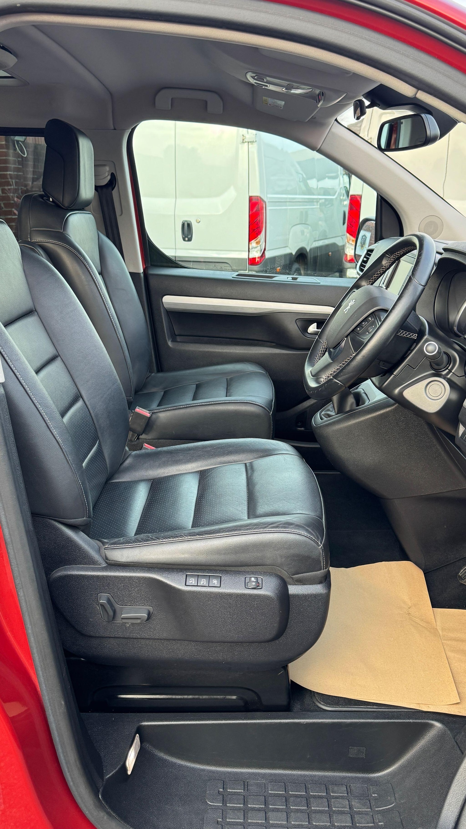 Used Peugeot Traveller 2020 for sale - 77387096: Photo 21