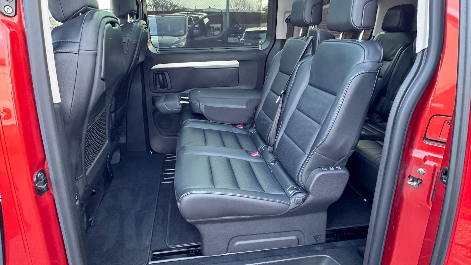 Used Peugeot Traveller 2020 for sale - 77387096: Photo 24