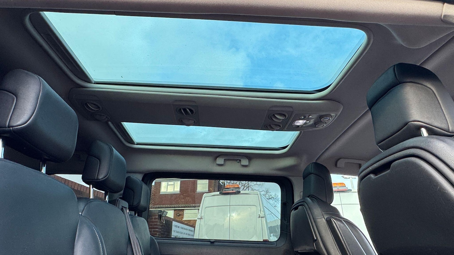 Used Peugeot Traveller 2020 for sale - 77387096: Photo 3