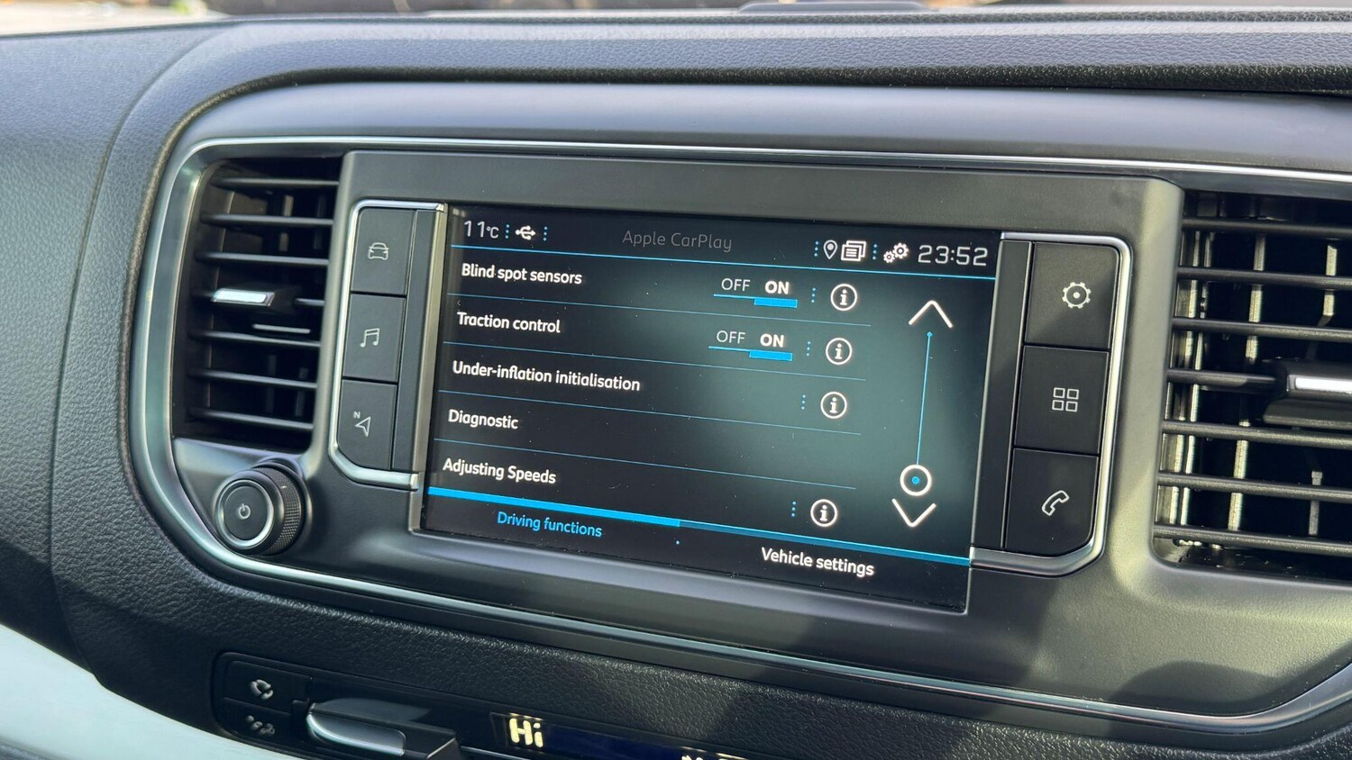 Used Peugeot Traveller 2020 for sale - 77387096: Photo 37