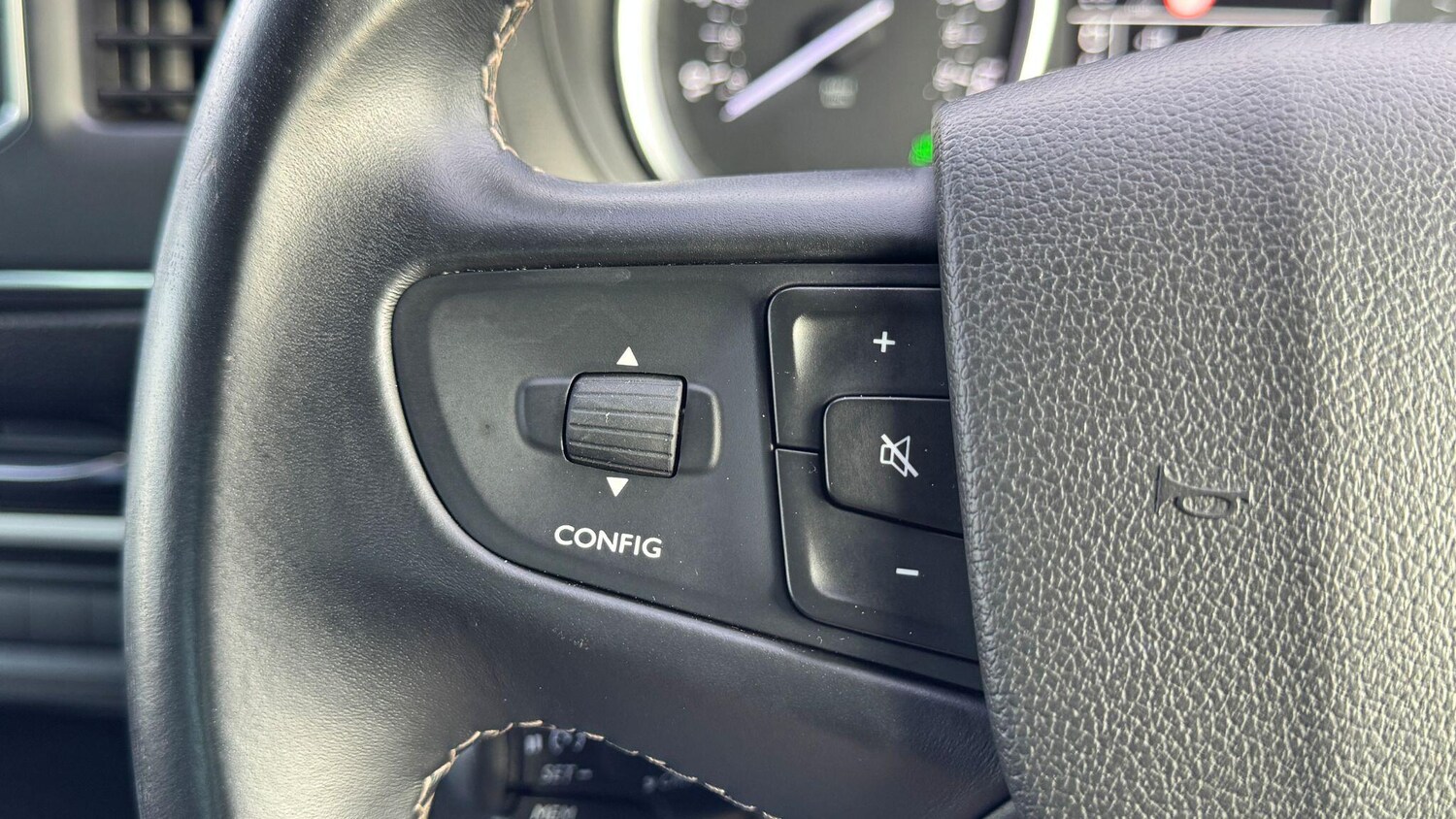 Used Peugeot Traveller 2020 for sale - 77387096: Photo 48