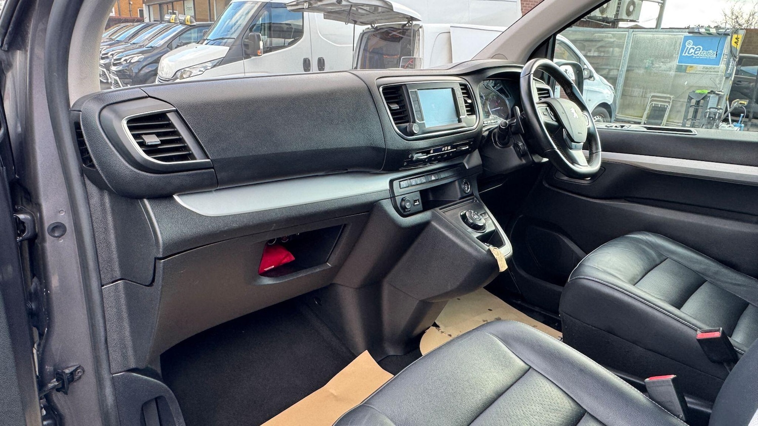 Used Peugeot Traveller for sale - 77267786: Photo 21