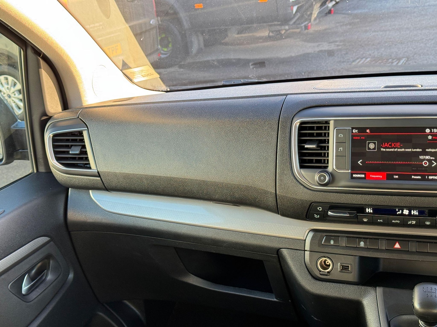 Used Citroen Space Tourer 2019 for sale - 76952992: Photo 21