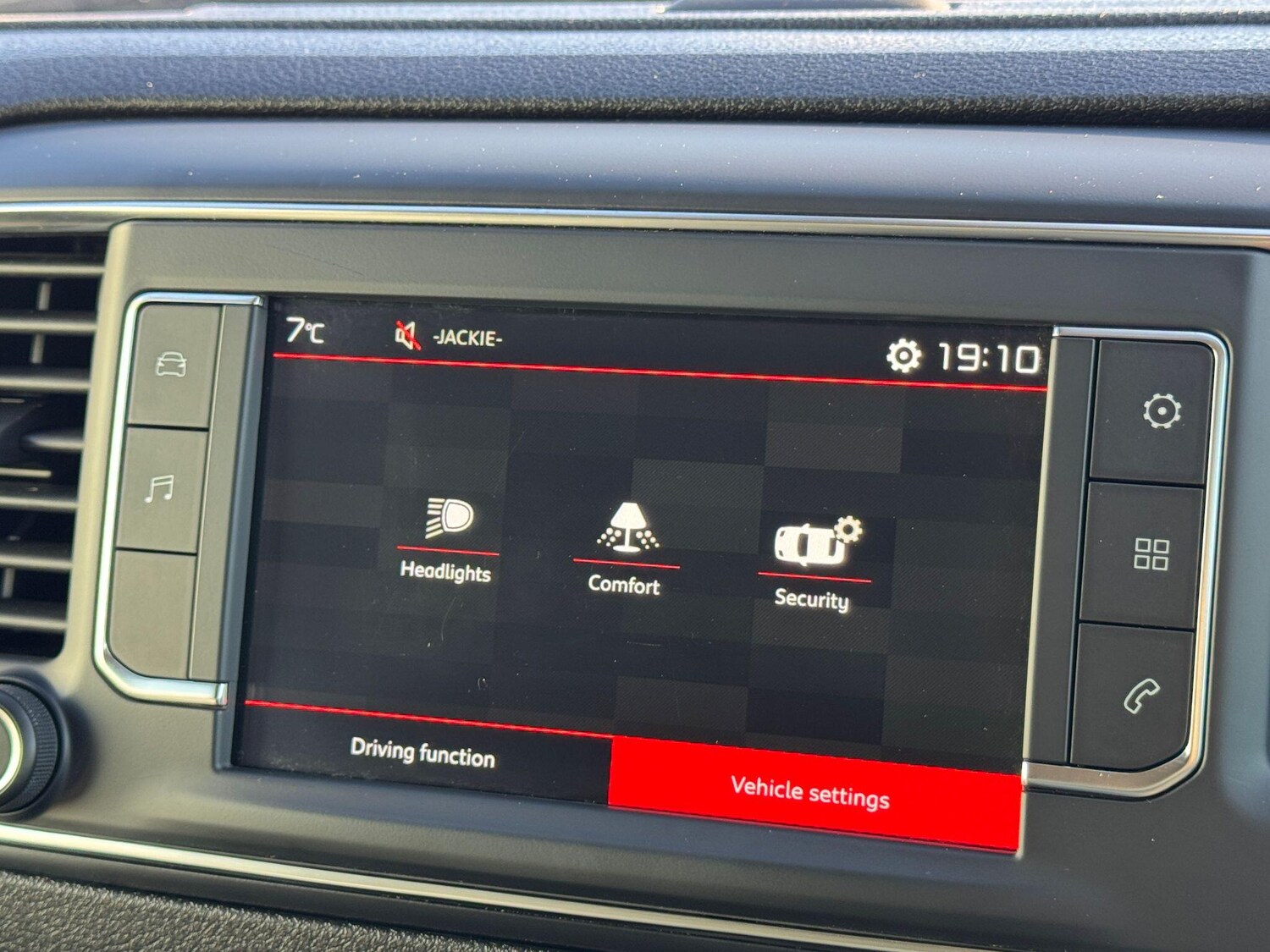 Used Citroen Space Tourer 2019 for sale - 76952992: Photo 42