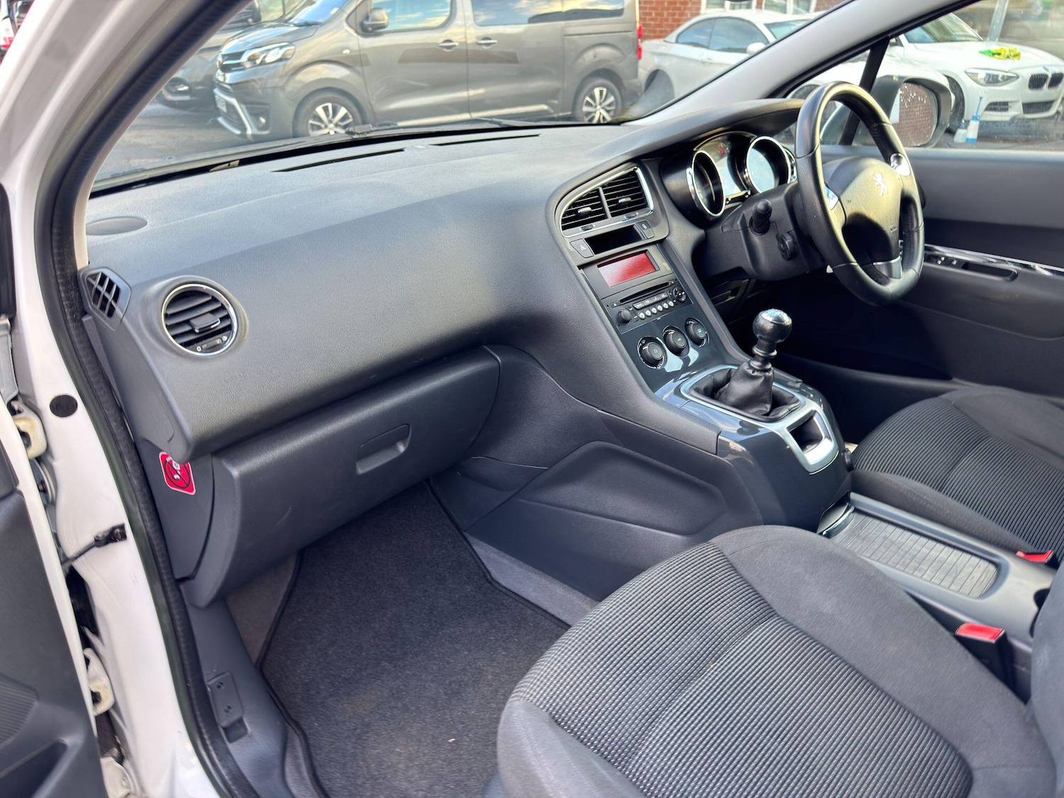 Used Peugeot 5008 2014 for sale - 76899639: Photo 10