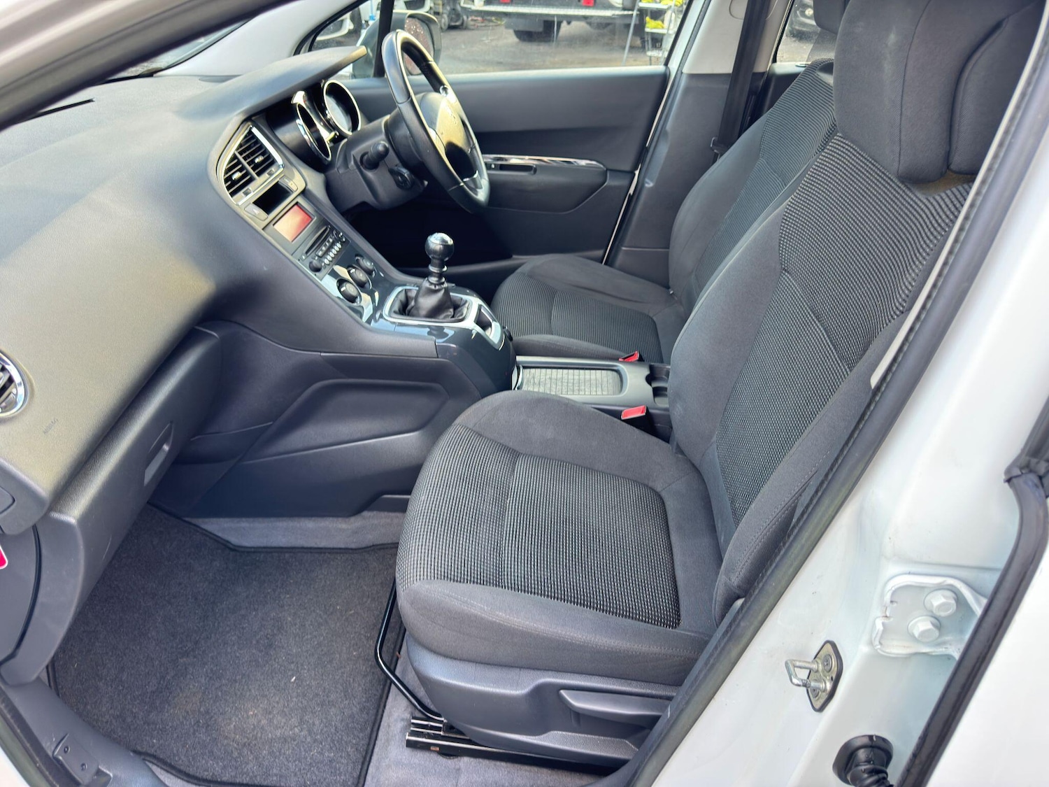 Used Peugeot 5008 2014 for sale - 76899639: Photo 11