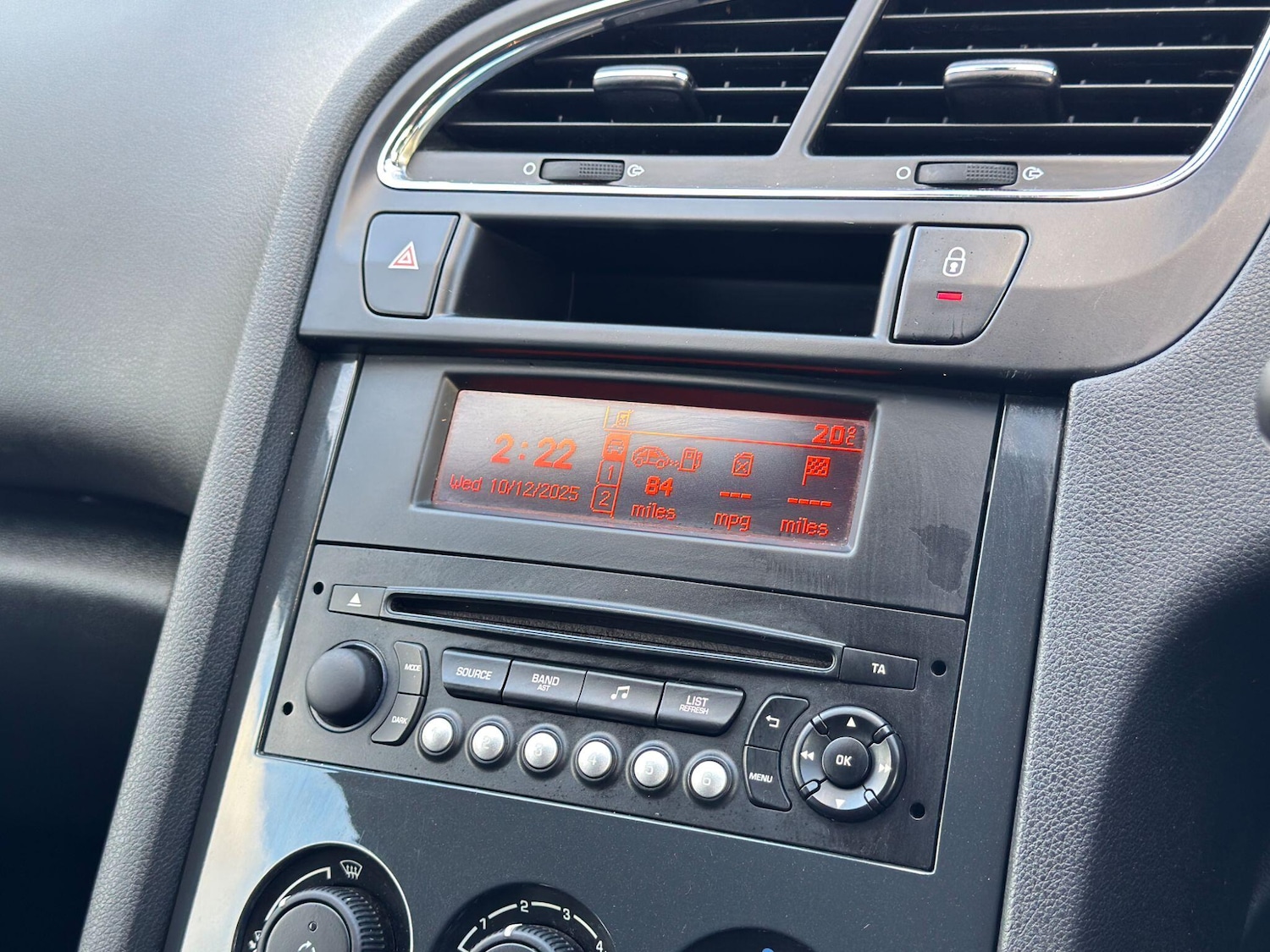 Used Peugeot 5008 2014 for sale - 76899639: Photo 18