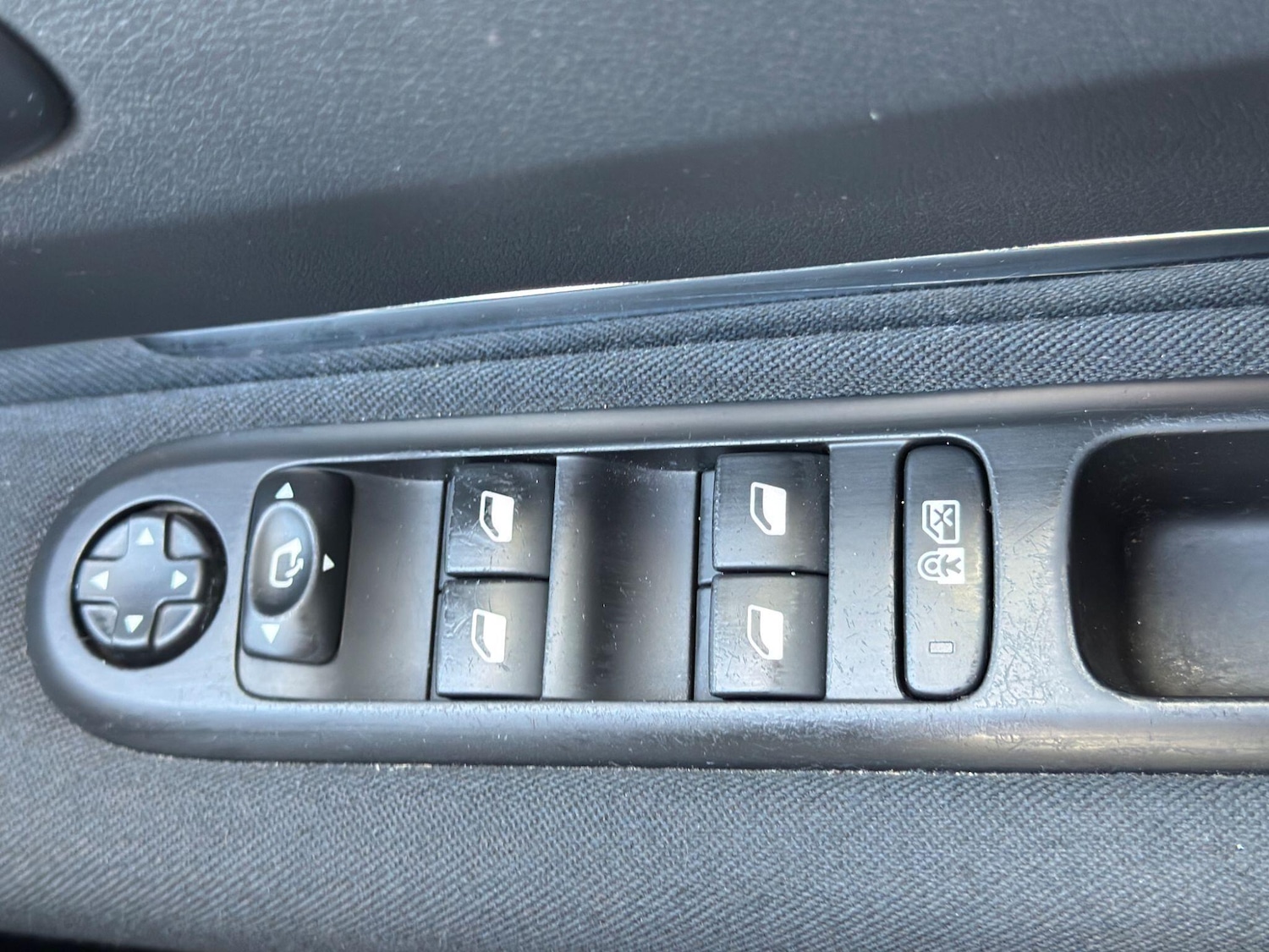 Used Peugeot 5008 2014 for sale - 76899639: Photo 23