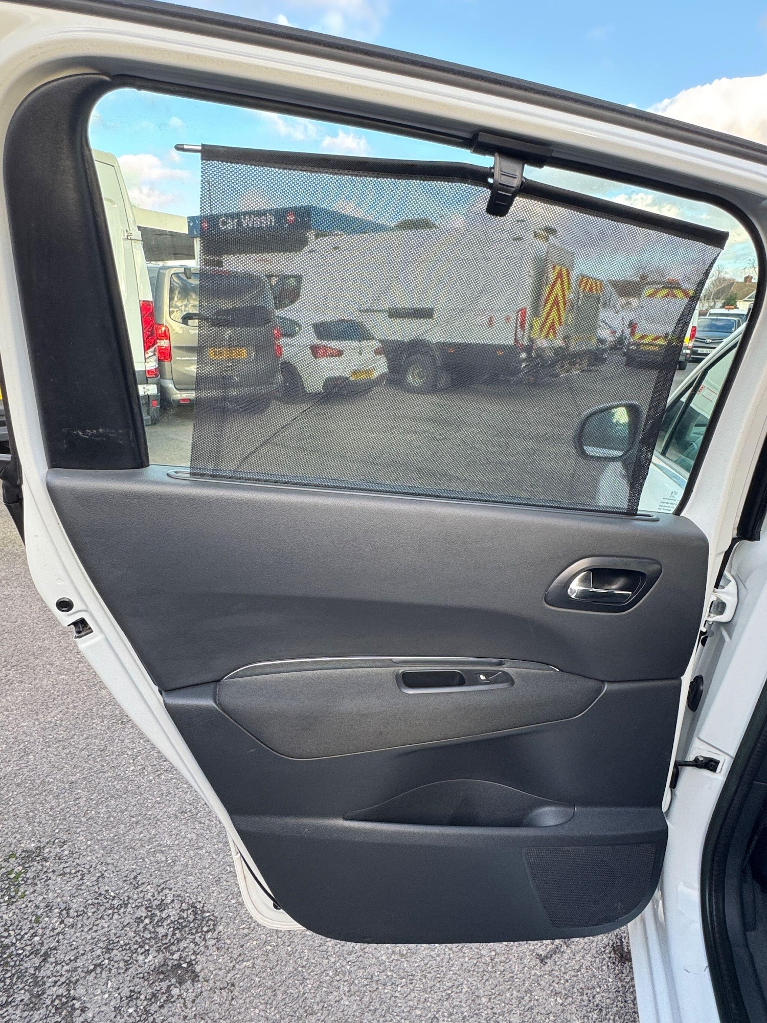 Used Peugeot 5008 2014 for sale - 76899639: Photo 25