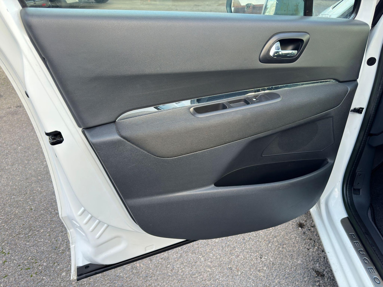 Used Peugeot 5008 2014 for sale - 76899639: Photo 26