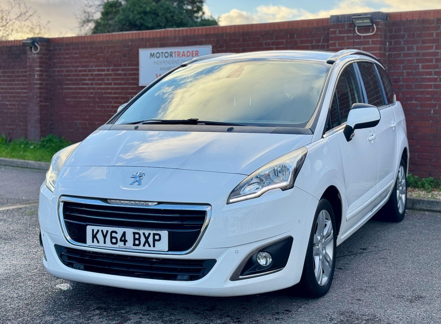 Used Peugeot 5008 2014 for sale - 76899639: Photo 3