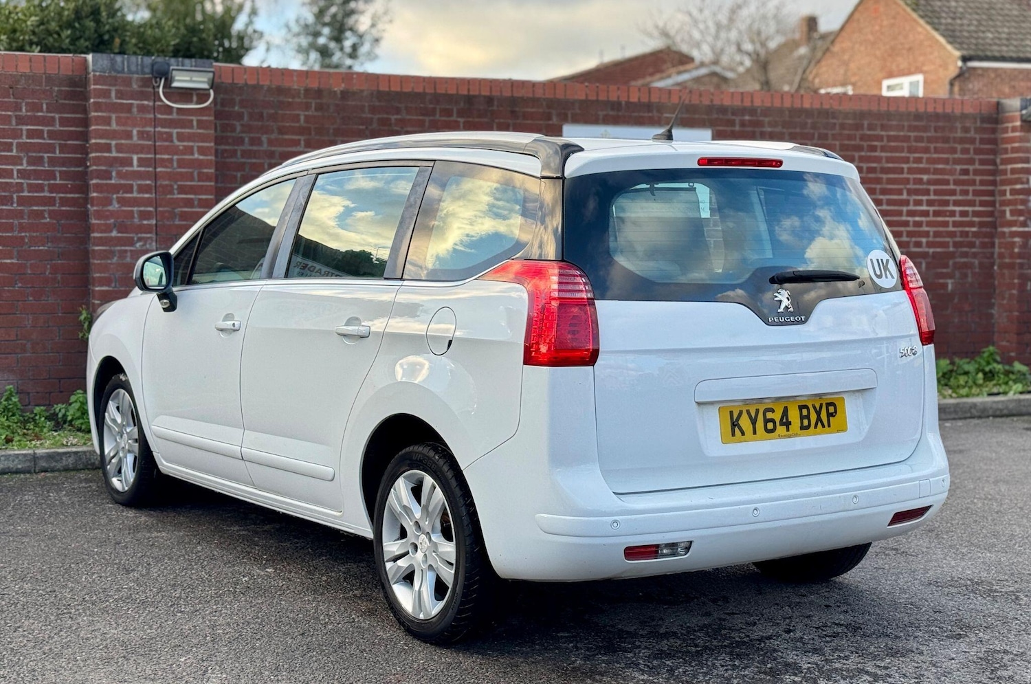 Used Peugeot 5008 2014 for sale - 76899639: Photo 4