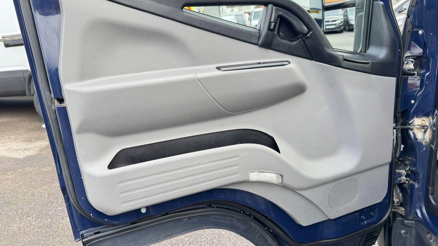 Used Mitsubishi Canter 2020 for sale - 77549813: Photo 41