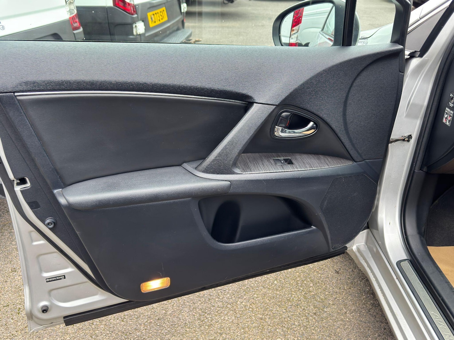 Used Toyota Avensis 2009 for sale - 77066910: Photo 37