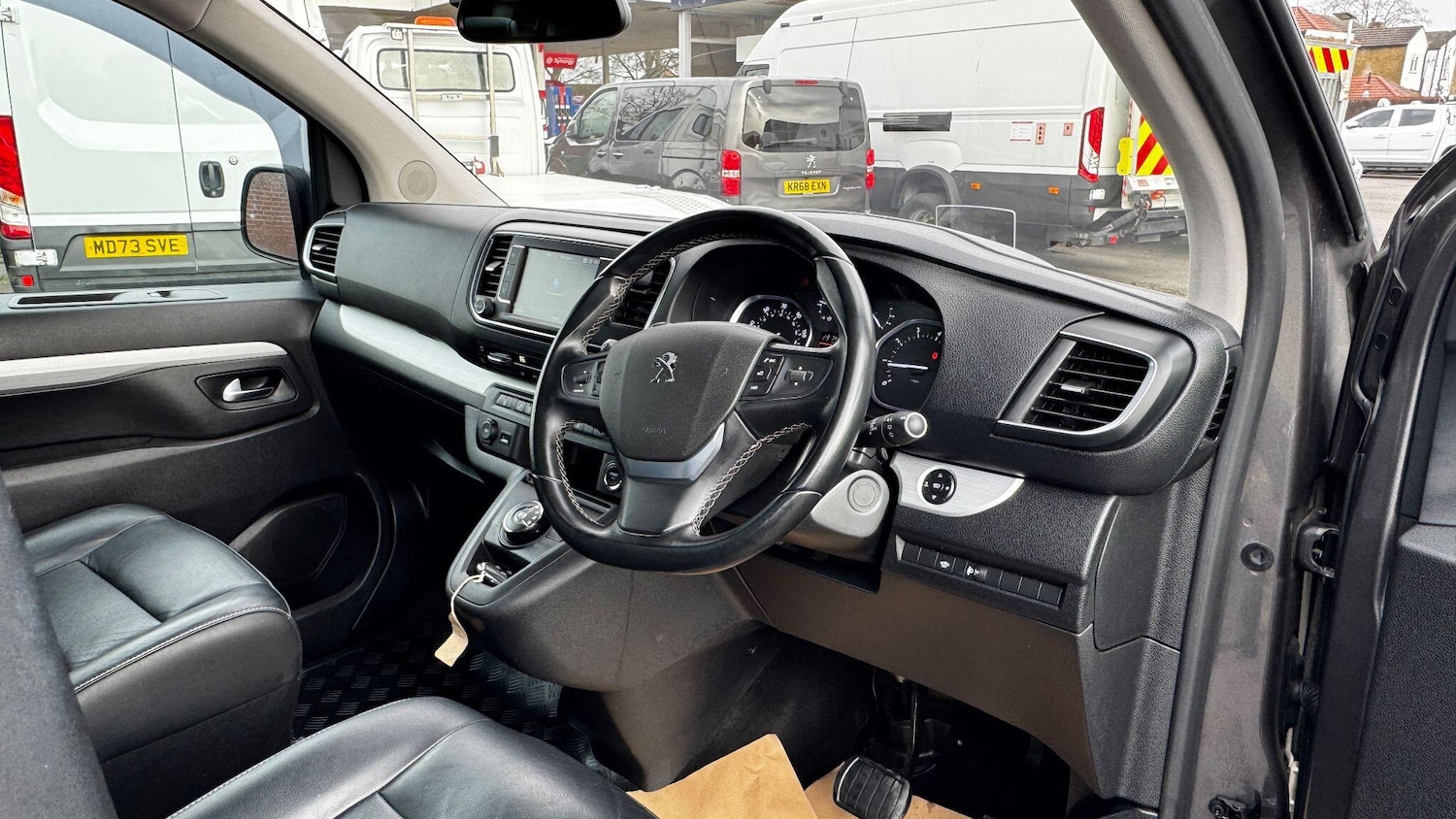 Used Peugeot Traveller 2017 for sale - 77345226: Photo 23