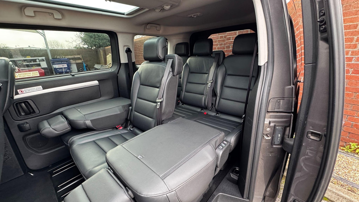 Used Peugeot Traveller 2017 for sale - 77345226: Photo 30