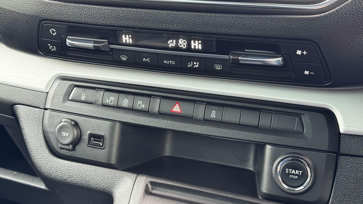 Used Peugeot Traveller 2017 for sale - 77345226: Photo 32