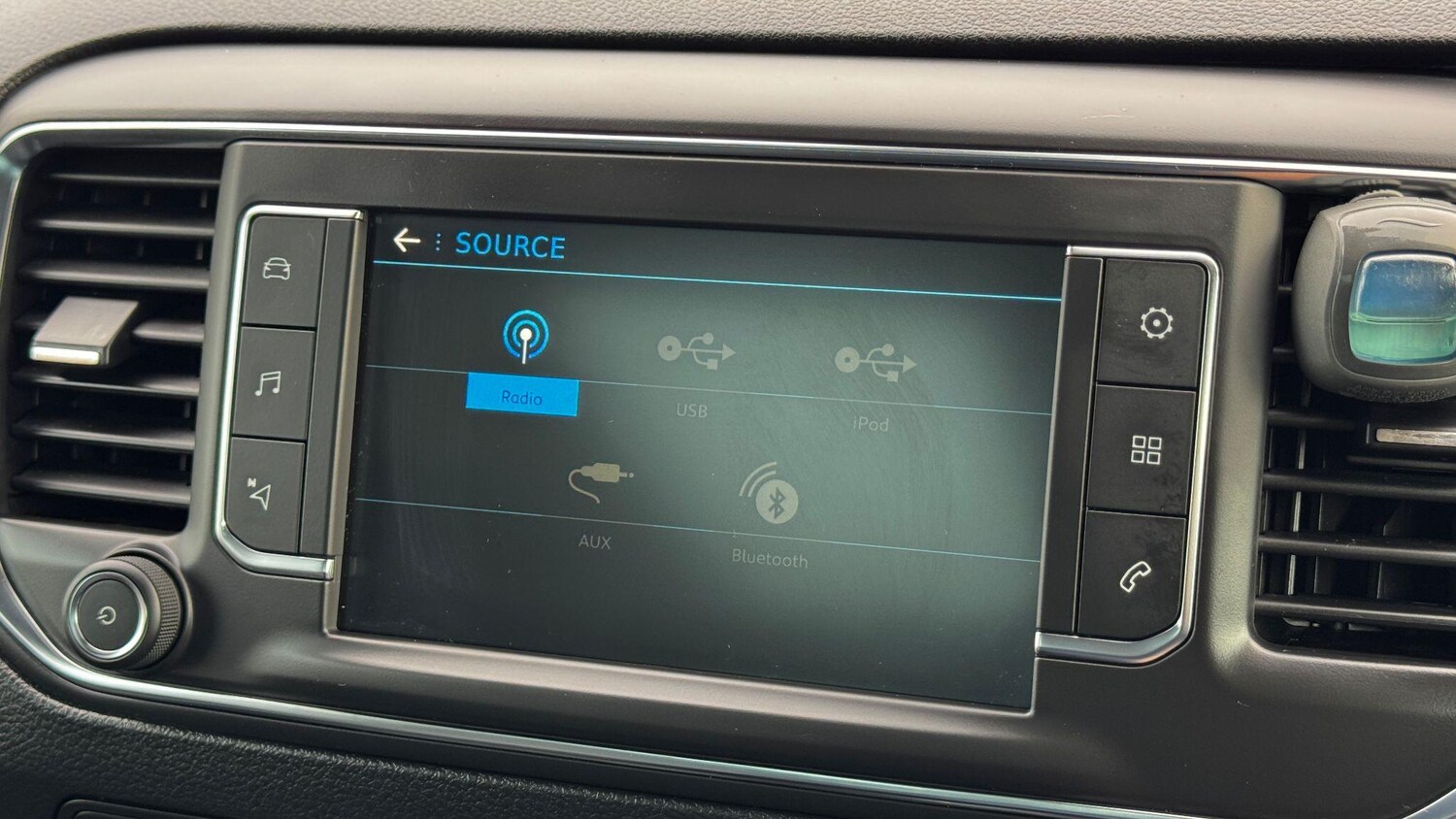 Used Peugeot Traveller 2017 for sale - 77345226: Photo 36