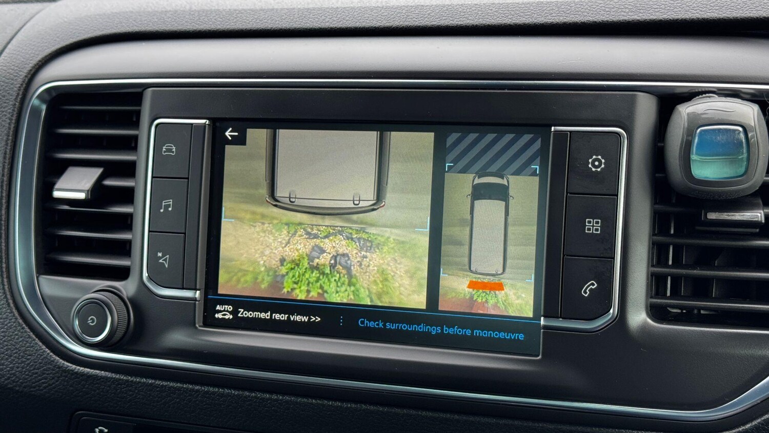 Used Peugeot Traveller 2017 for sale - 77345226: Photo 39