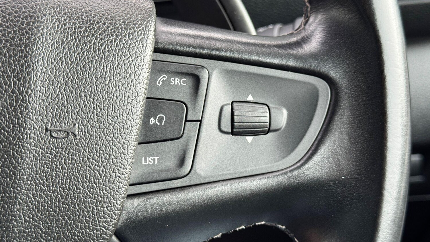 Used Peugeot Traveller 2017 for sale - 77345226: Photo 47