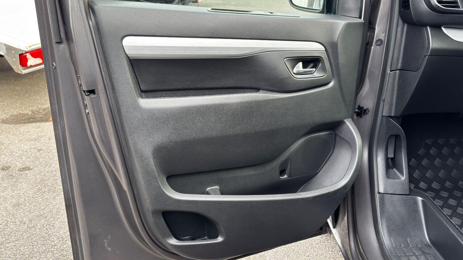 Used Peugeot Traveller 2017 for sale - 77345226: Photo 59