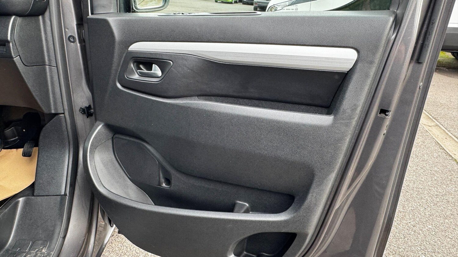 Used Peugeot Traveller 2017 for sale - 77345226: Photo 60