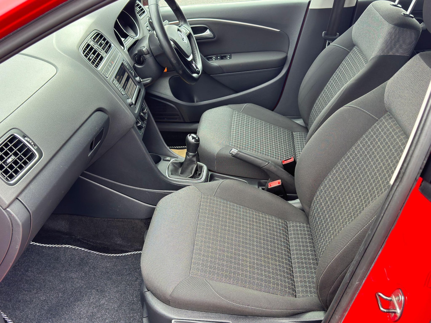 Used Volkswagen Polo 2015 for sale - 76484682: Photo 25