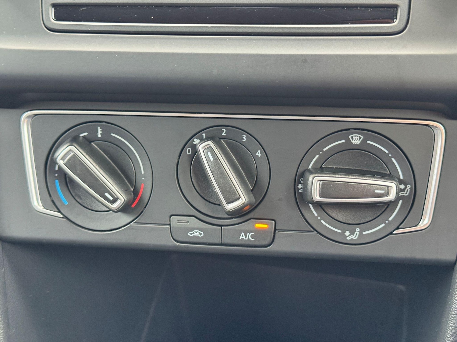 Used Volkswagen Polo 2015 for sale - 76484682: Photo 39