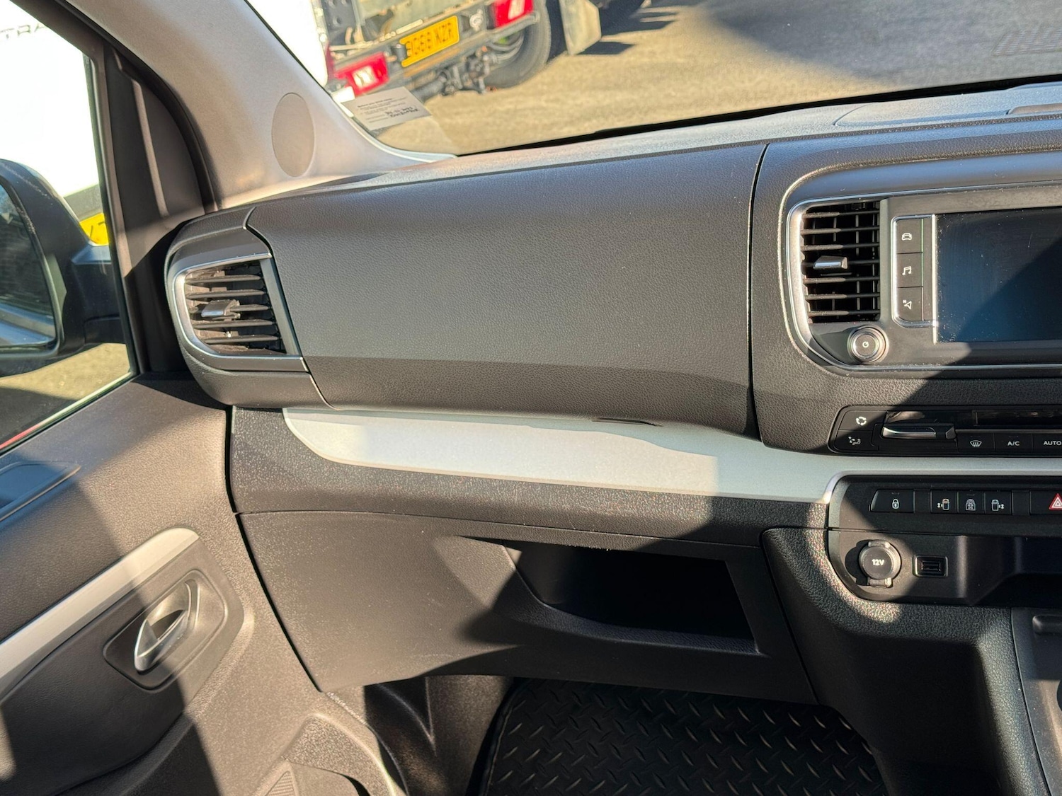 Used Peugeot Traveller 2020 for sale - 76667521: Photo 19