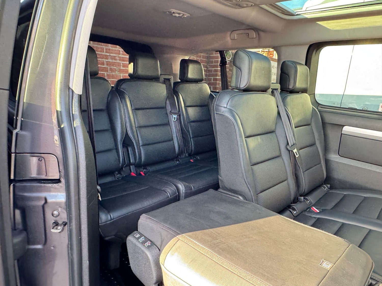 Used Peugeot Traveller 2020 for sale - 76667521: Photo 2