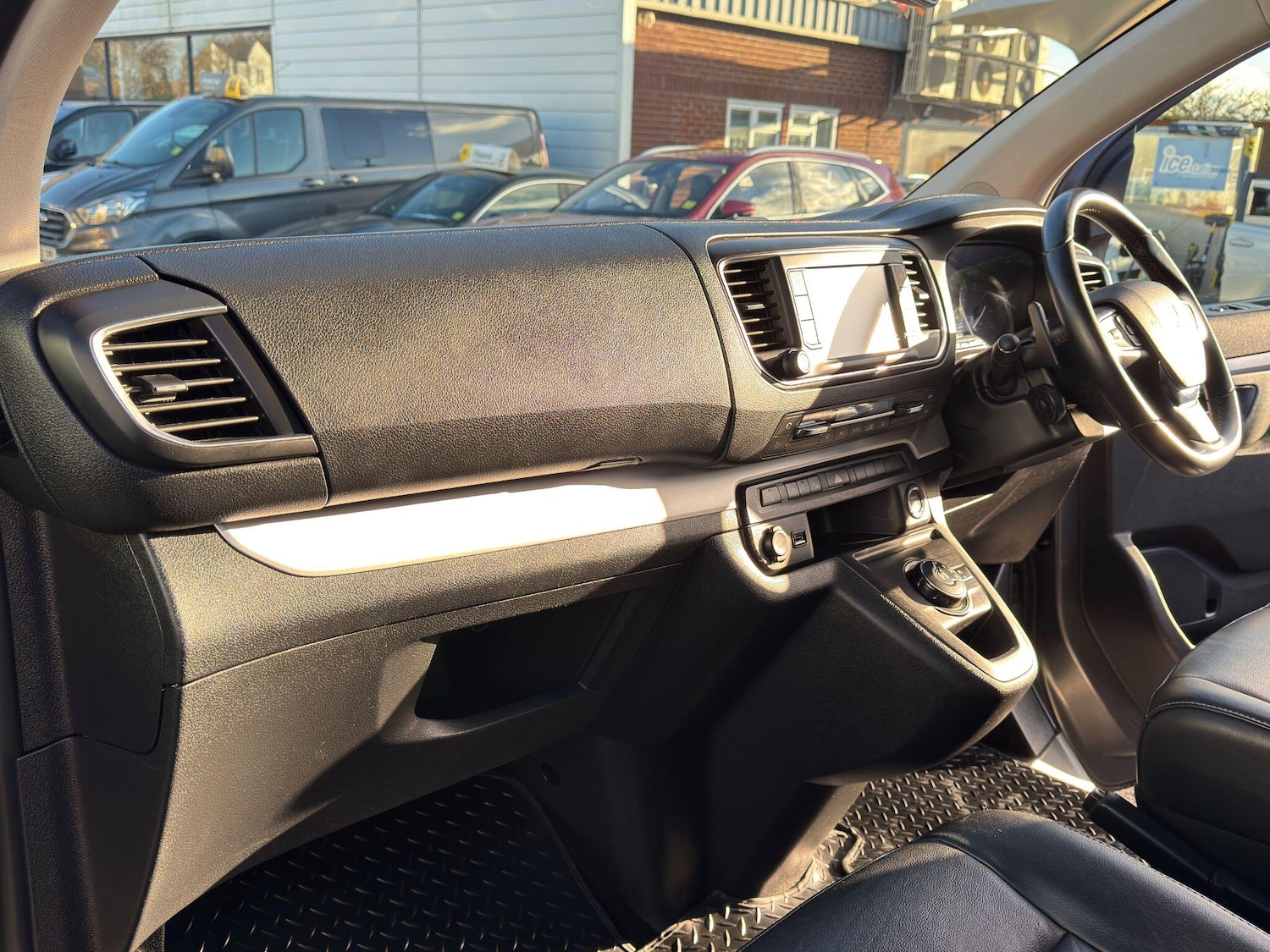 Used Peugeot Traveller 2020 for sale - 76667521: Photo 26