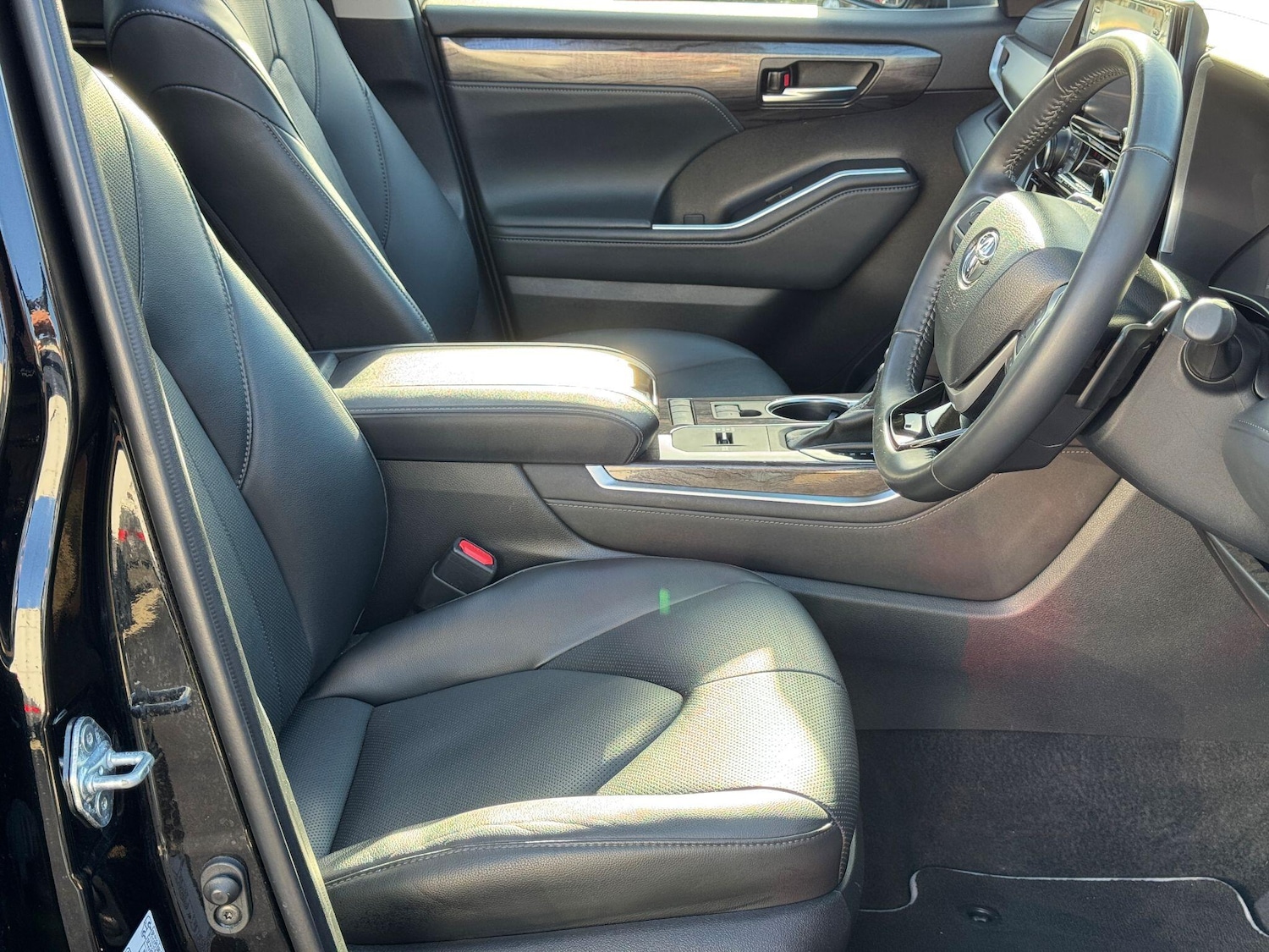 Used Toyota Highlander 2022 for sale - 76572678: Photo 25