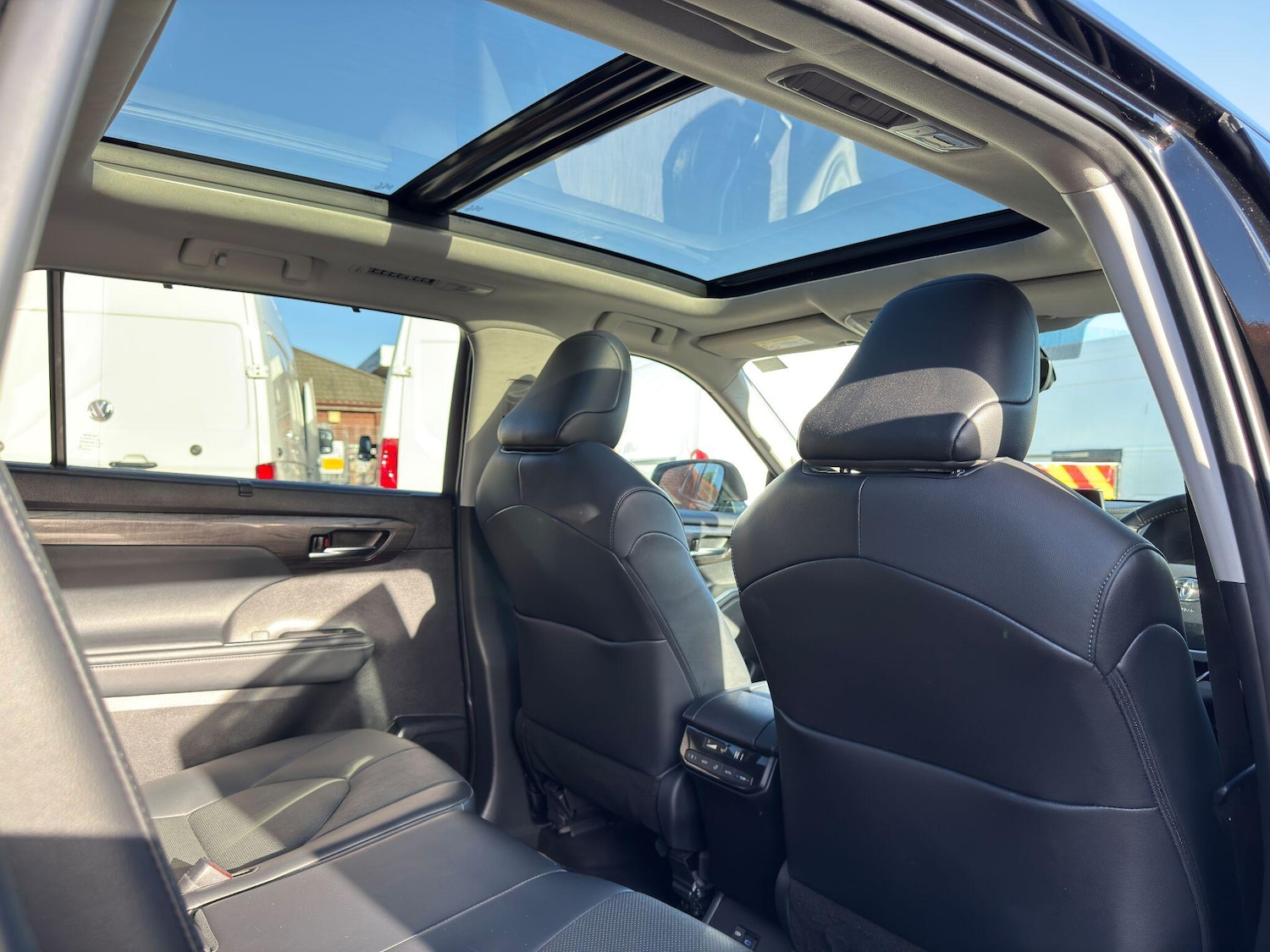 Used Toyota Highlander 2022 for sale - 76572678: Photo 30