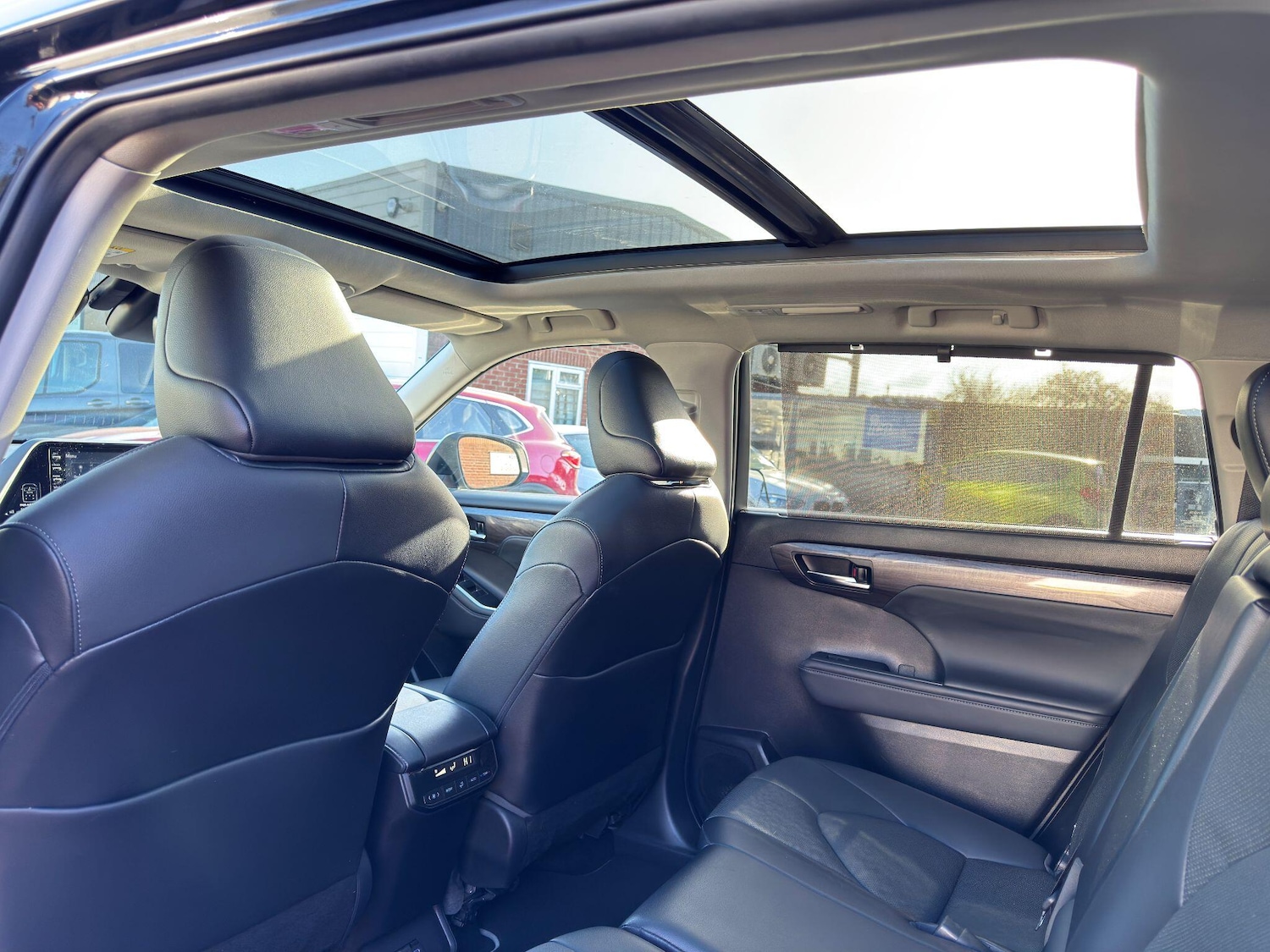 Used Toyota Highlander 2022 for sale - 76572678: Photo 32