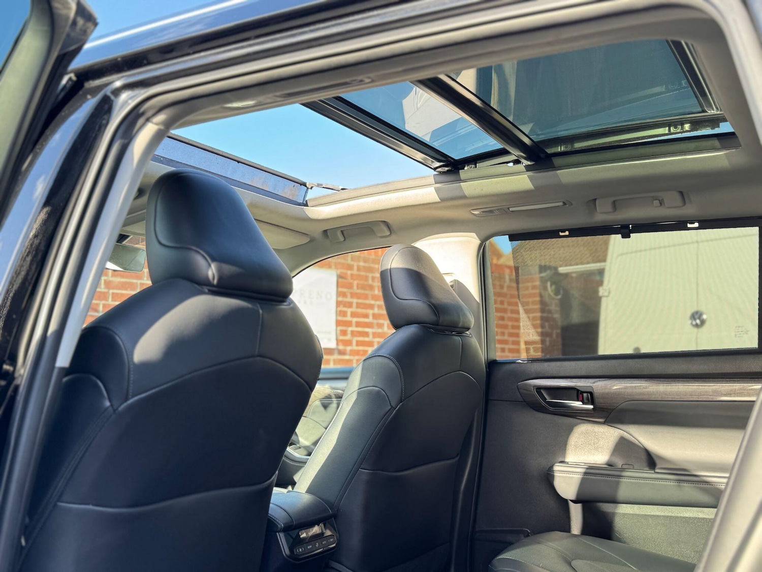 Used Toyota Highlander 2022 for sale - 76572678: Photo 33