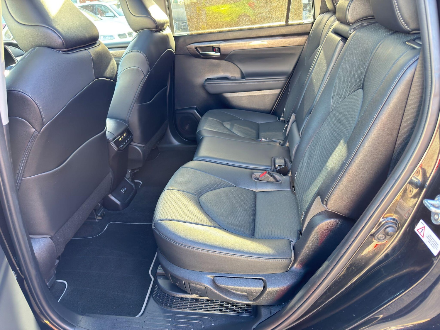 Used Toyota Highlander 2022 for sale - 76572678: Photo 35