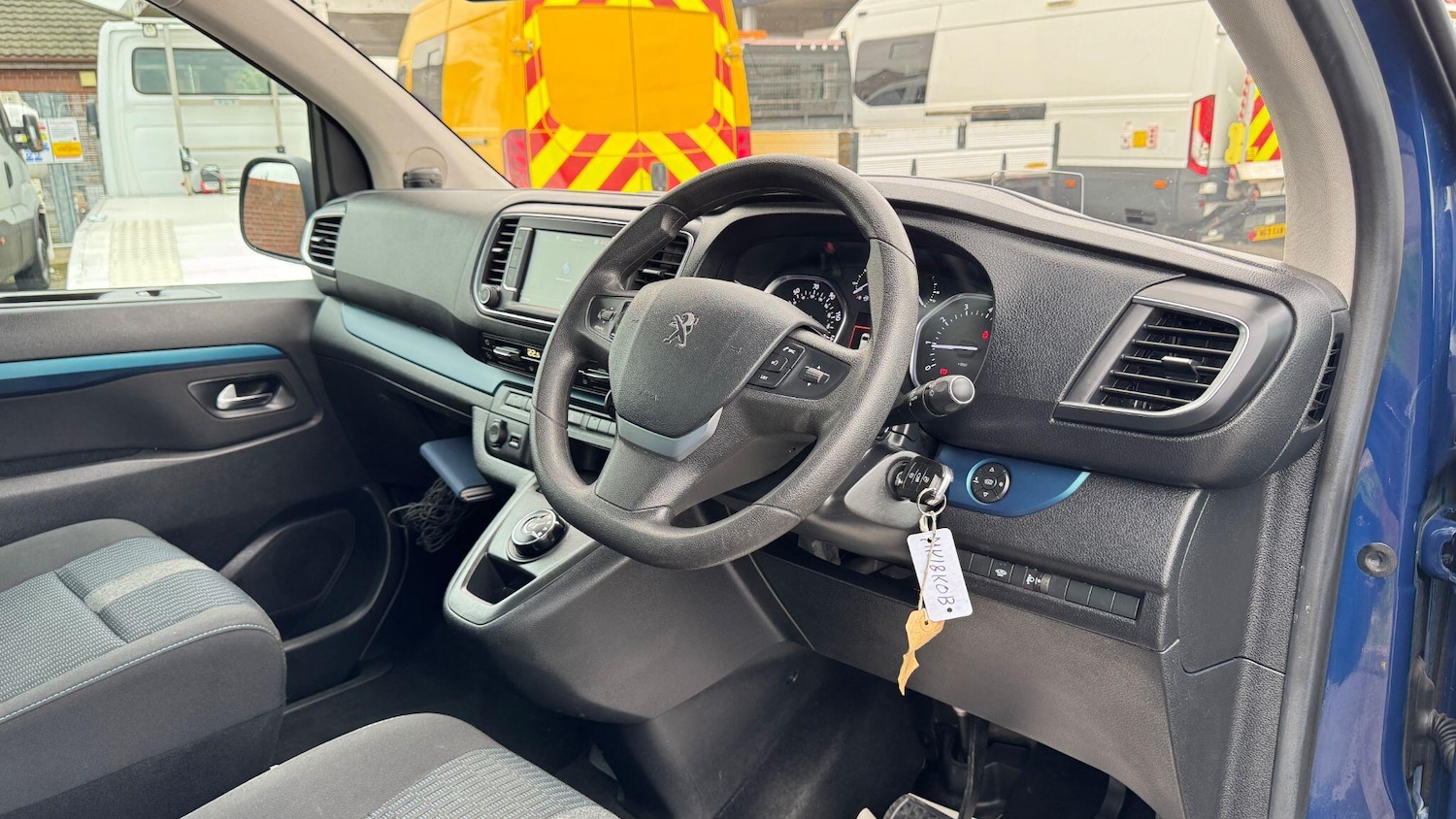 Used Peugeot Traveller for sale - 78127945: Photo 19