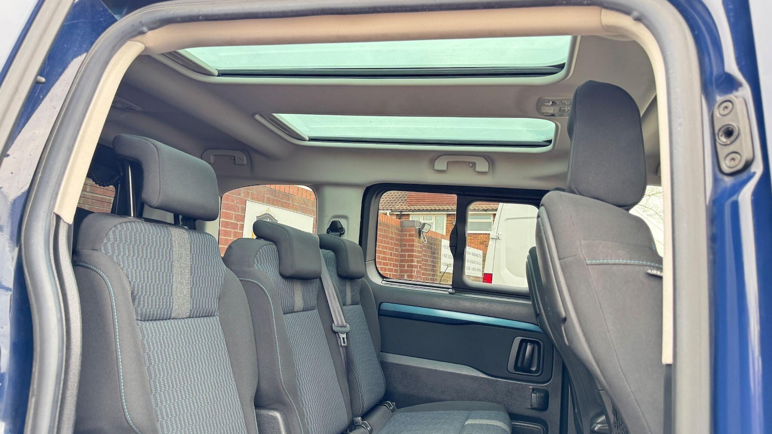 Used Peugeot Traveller for sale - 78127945: Photo 23