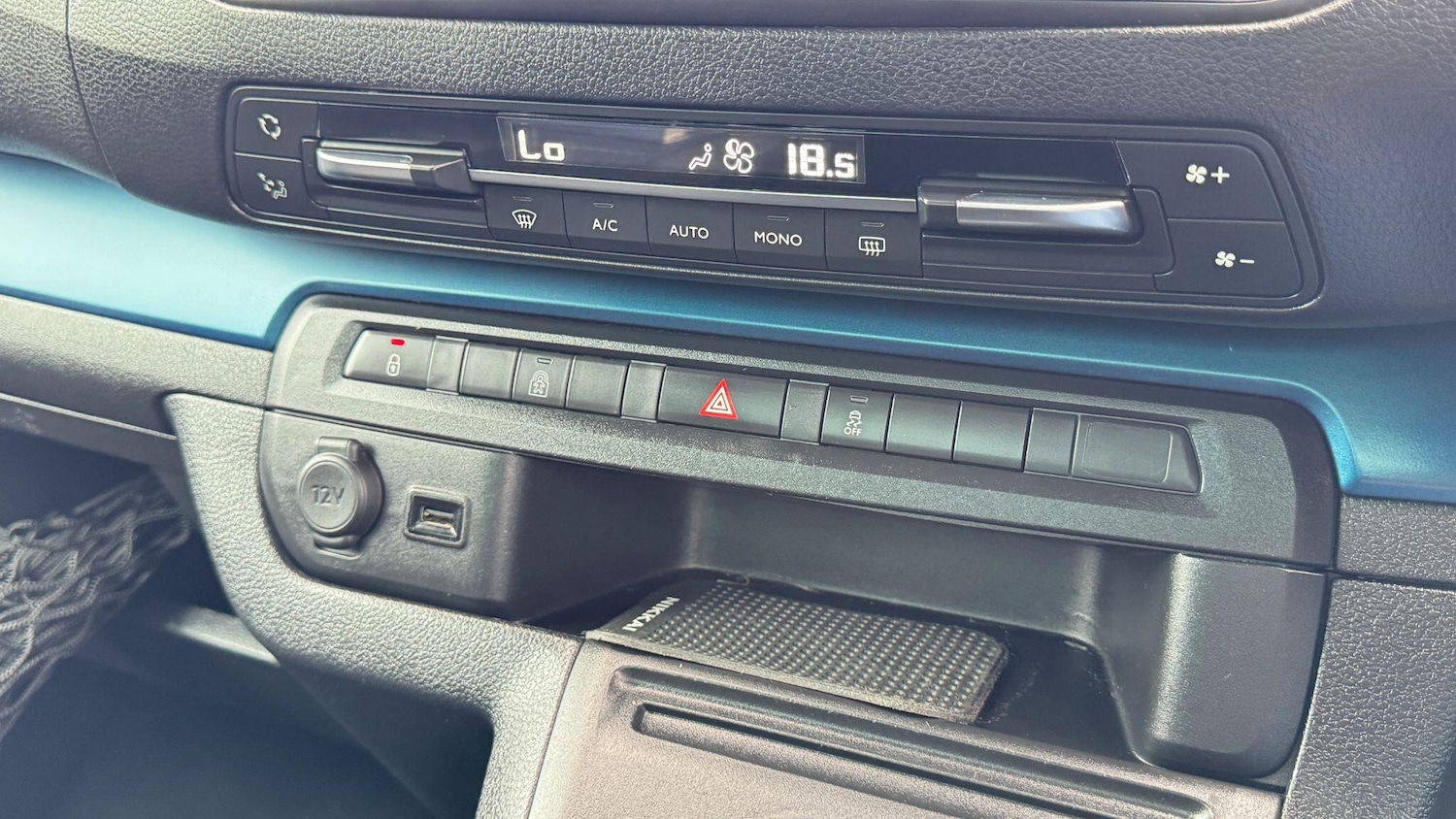 Used Peugeot Traveller for sale - 78127945: Photo 31