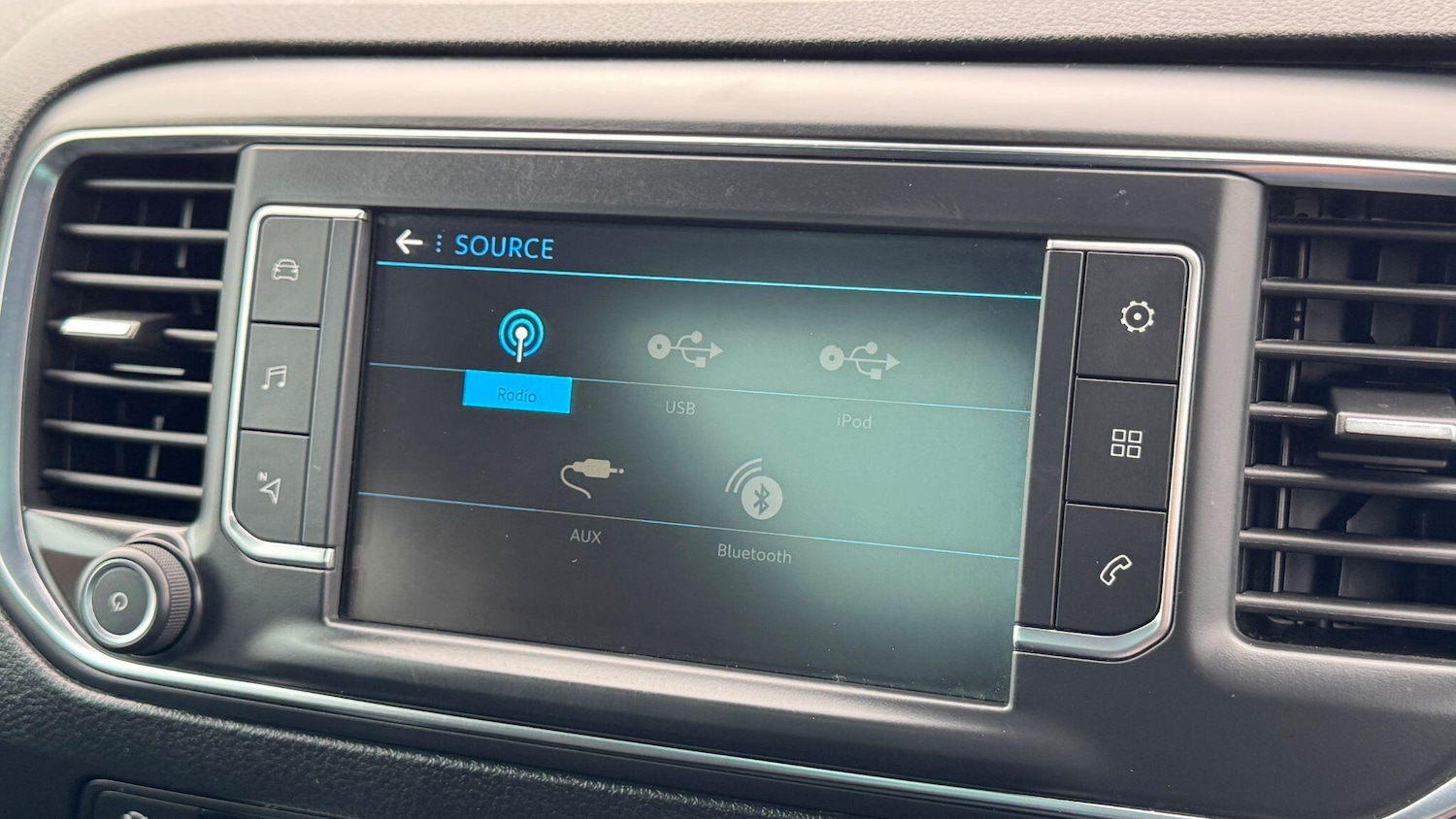 Used Peugeot Traveller for sale - 78127945: Photo 37