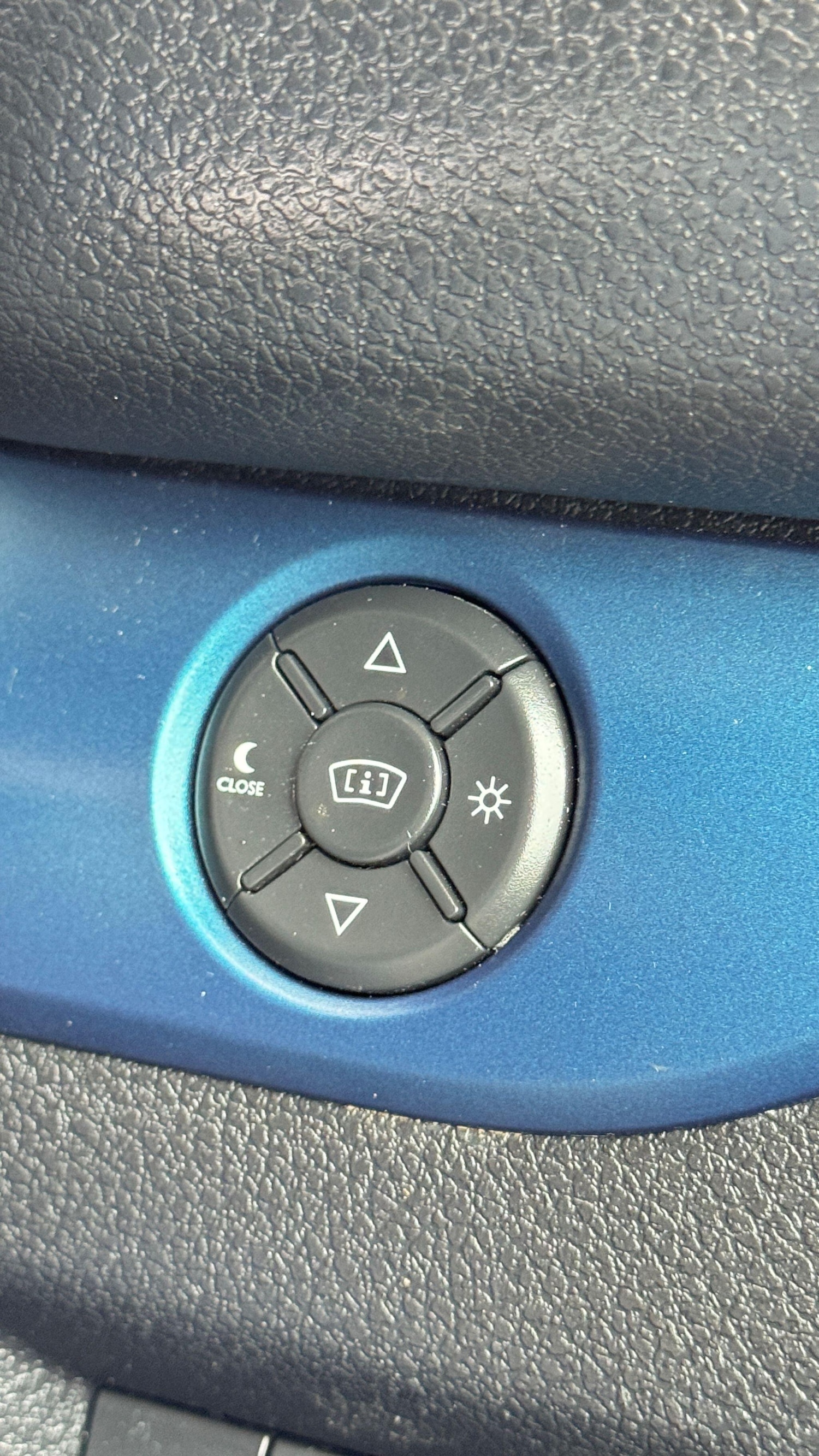 Used Peugeot Traveller for sale - 78127945: Photo 42