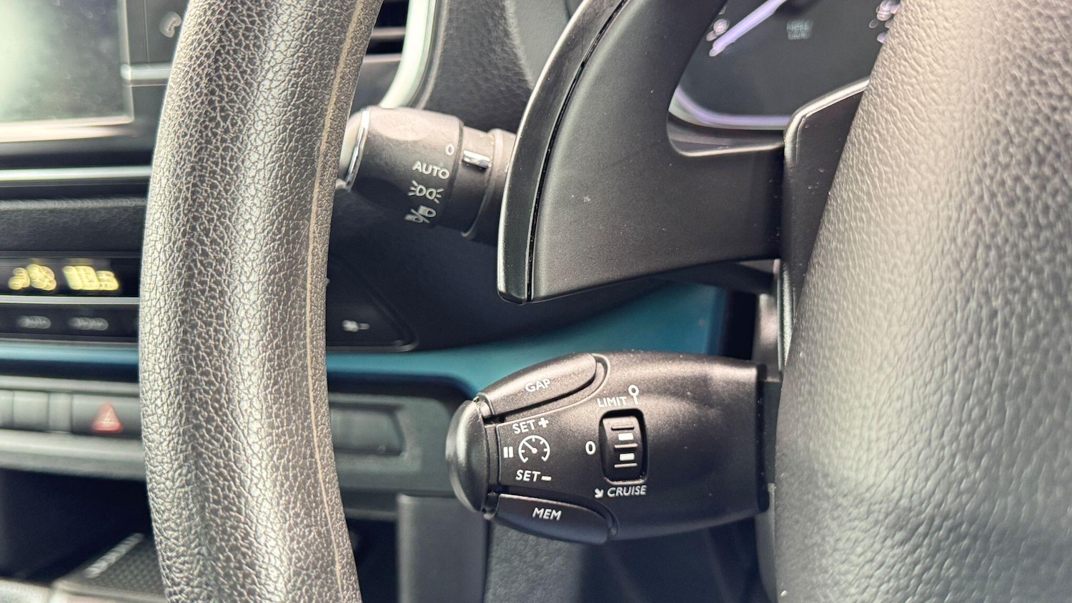 Used Peugeot Traveller for sale - 78127945: Photo 44