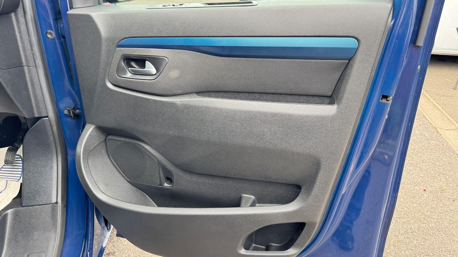 Used Peugeot Traveller for sale - 78127945: Photo 51