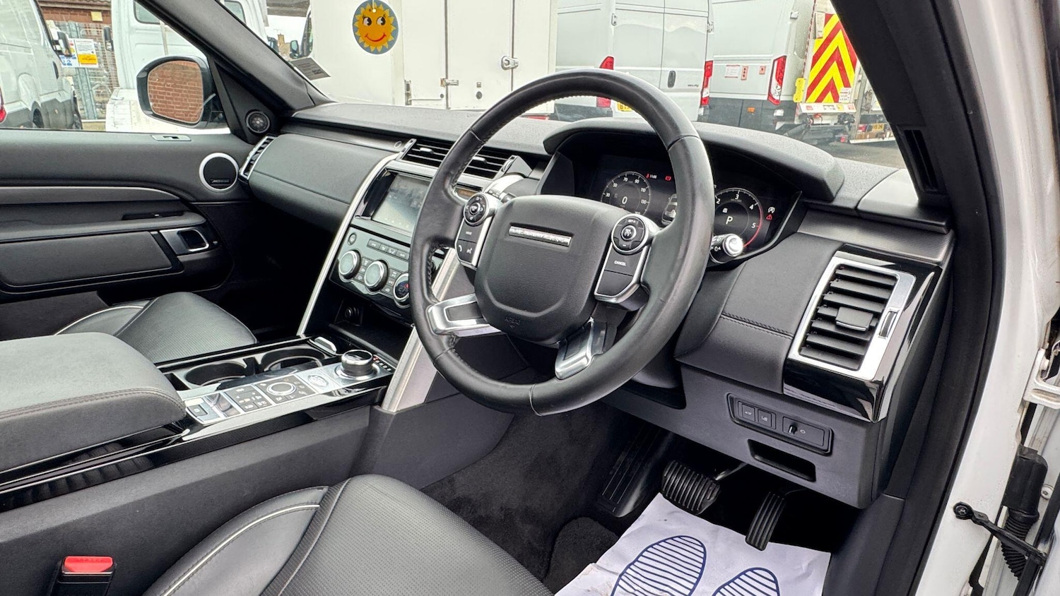 Used Land Rover Discovery 2018 for sale - 77632916: Photo 22