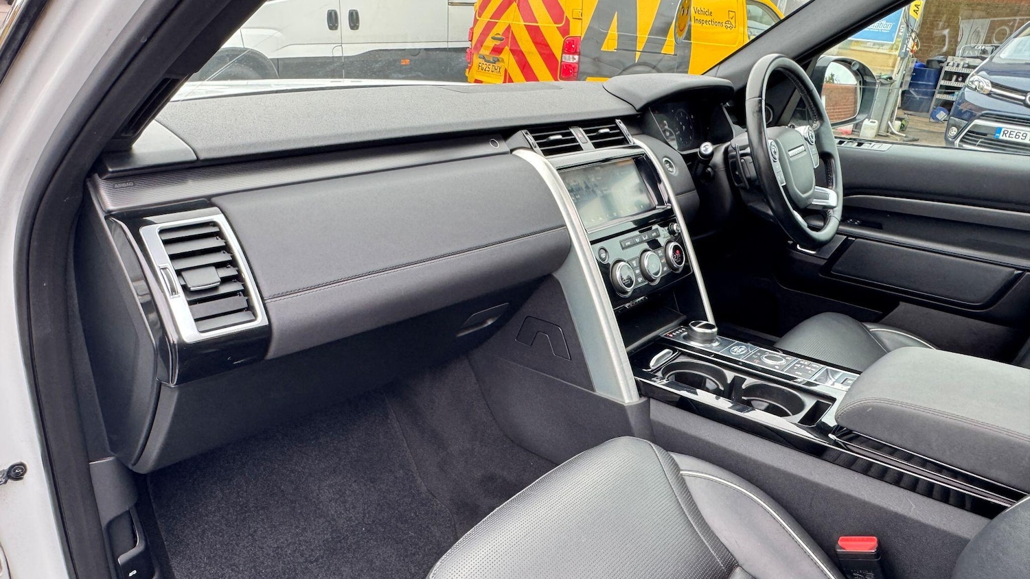 Used Land Rover Discovery 2018 for sale - 77632916: Photo 24