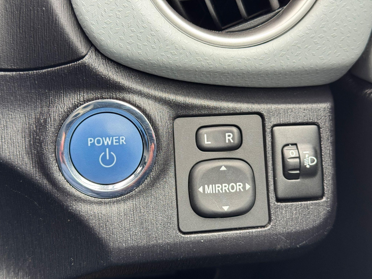 Used Toyota Yaris 2013 for sale - 76484679: Photo 40