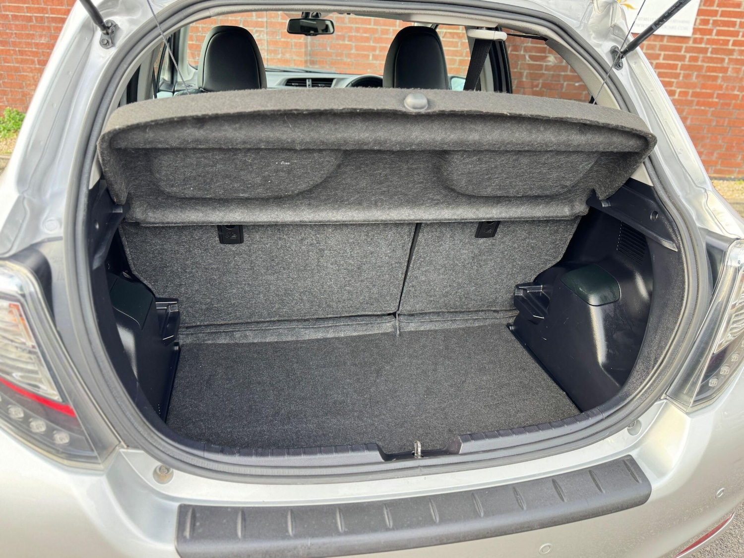 Used Toyota Yaris 2013 for sale - 76484679: Photo 51