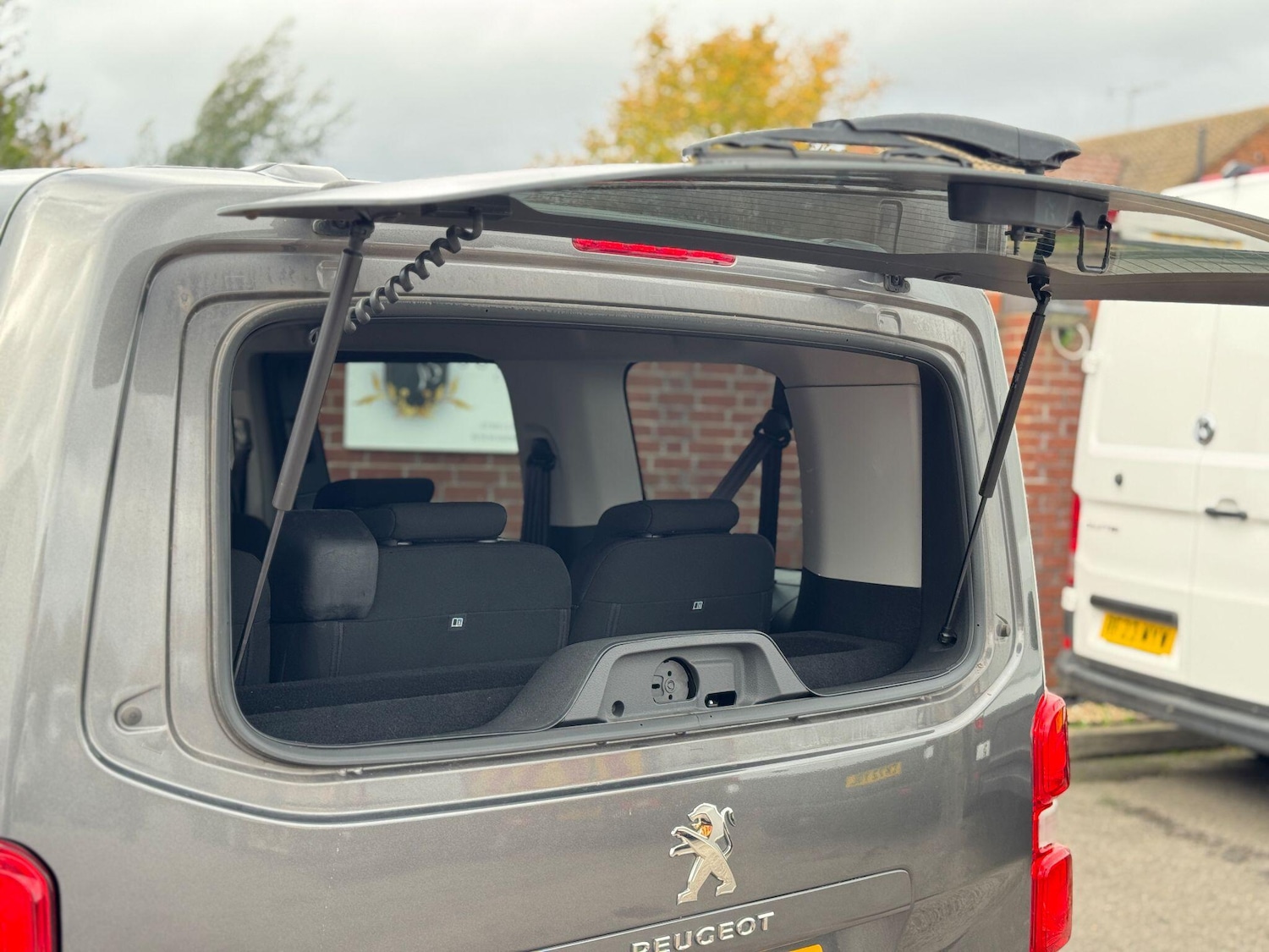 Used Peugeot Traveller 2017 for sale - 76457050: Photo 16