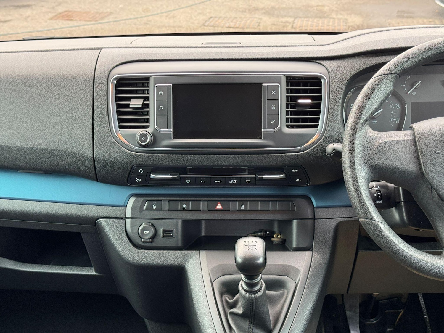 Used Peugeot Traveller 2017 for sale - 76457050: Photo 21